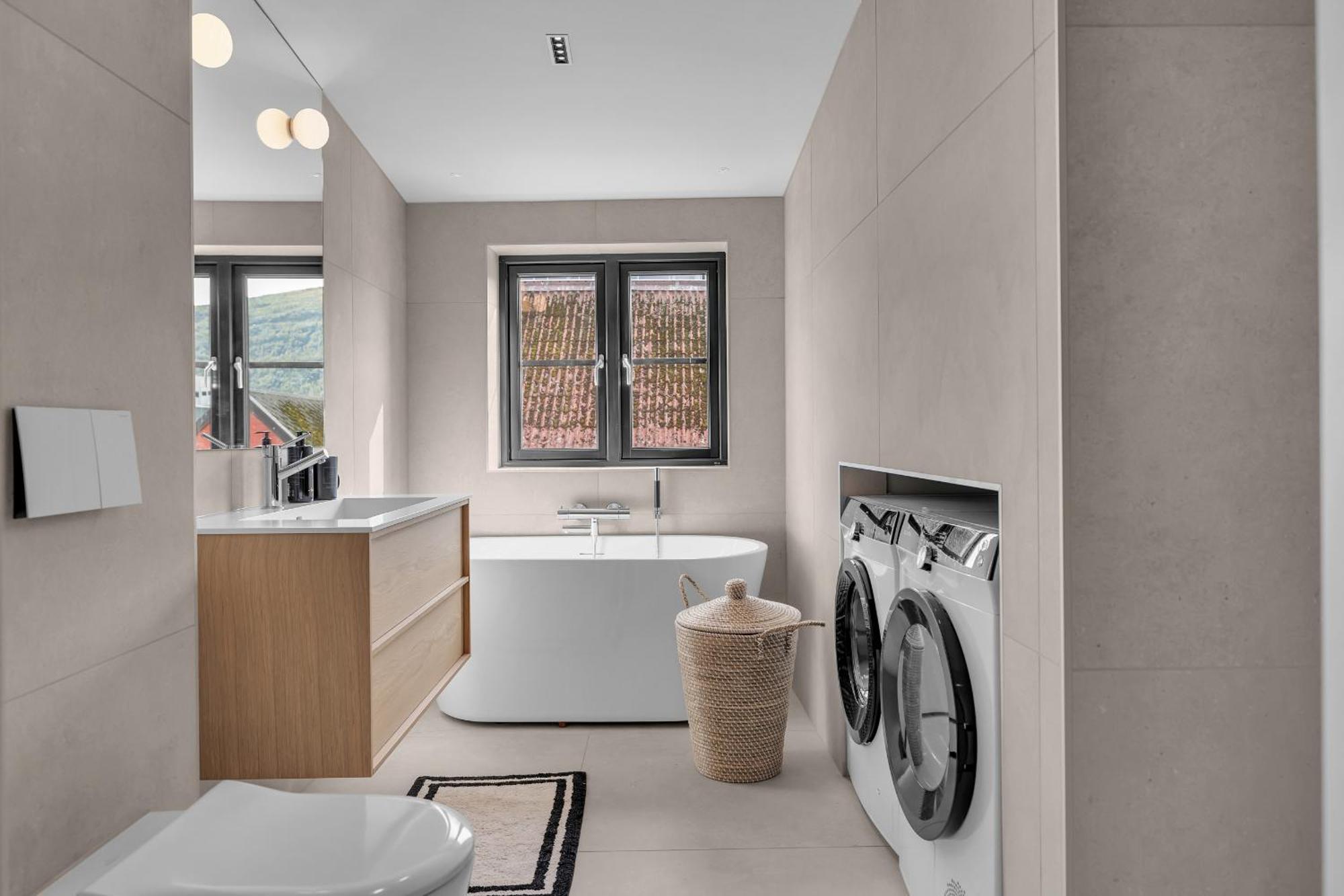 The Loft - Central Top Floor Apartment With 4 Bedrooms Тромсё Экстерьер фото